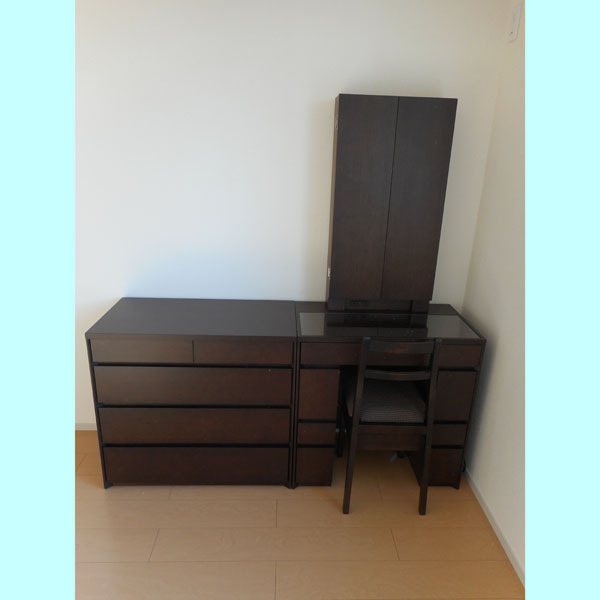 照明付き収納三面鏡ロッシェル75とロッシェルチェスト800サイズ