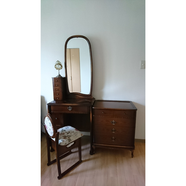 esensu&sidechest600_edited-1 (1).jpg